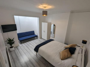 The Manor Guest House in Wembley